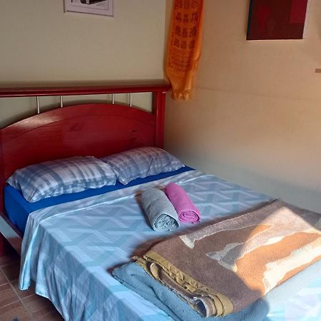 O Brejo Encantado Hospedagem E Hostel Эмбу Экстерьер фото