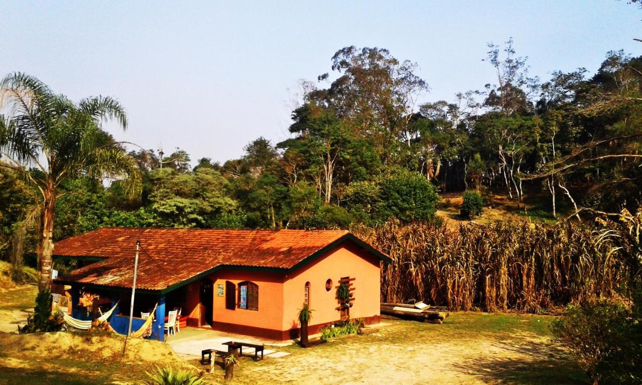 O Brejo Encantado Hospedagem E Hostel Эмбу Экстерьер фото
