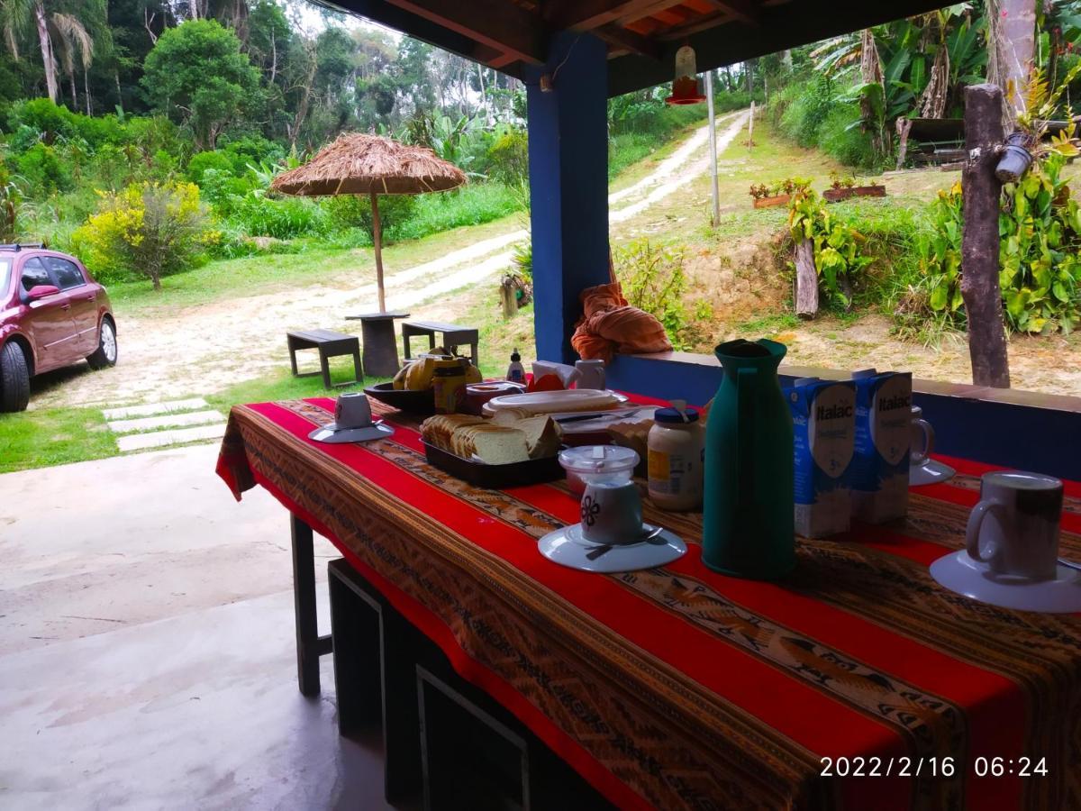 O Brejo Encantado Hospedagem E Hostel Эмбу Экстерьер фото