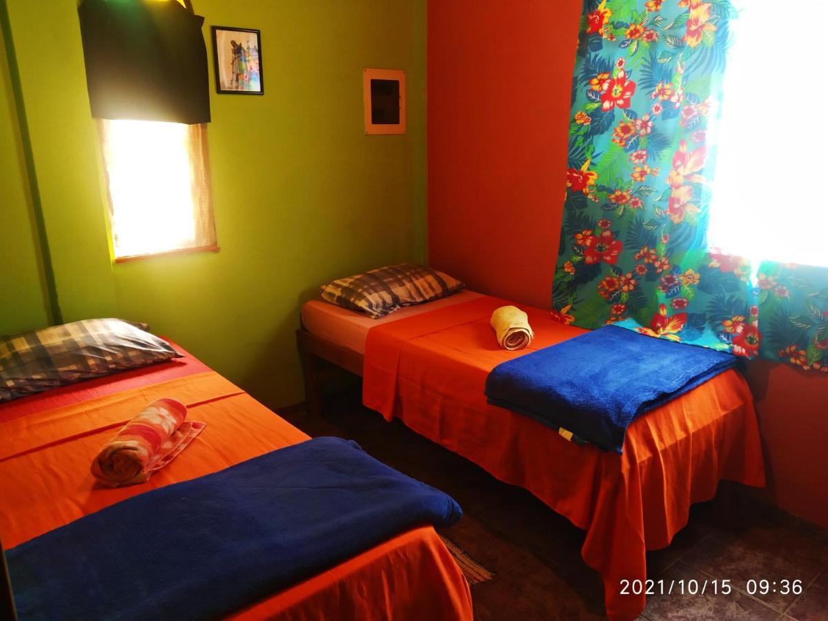 O Brejo Encantado Hospedagem E Hostel Эмбу Экстерьер фото