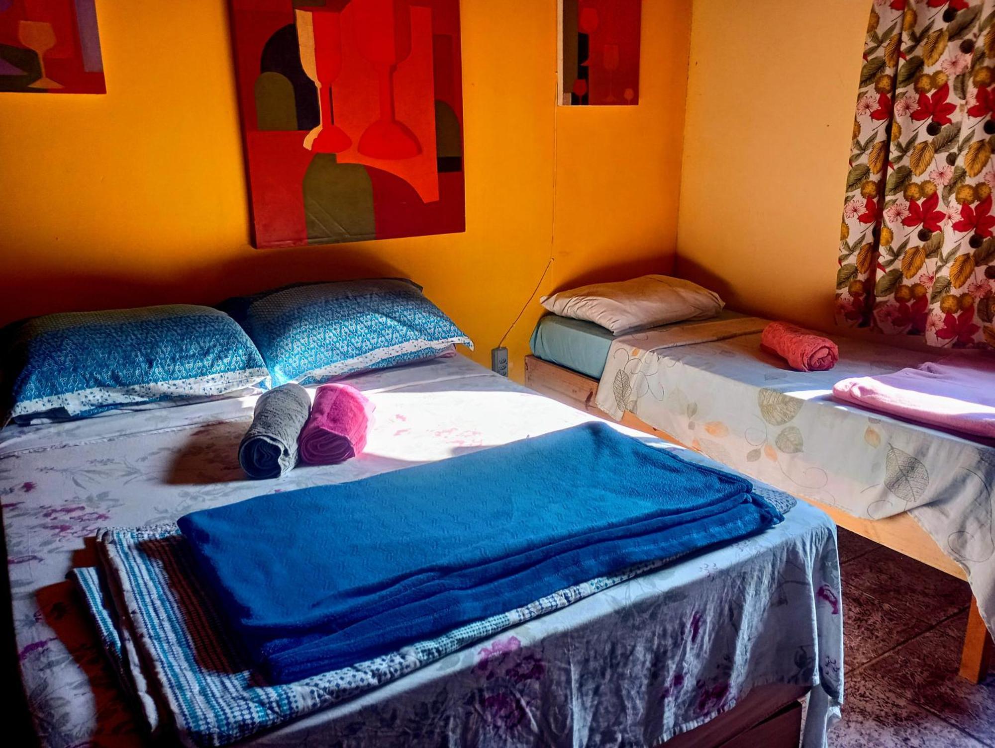 O Brejo Encantado Hospedagem E Hostel Эмбу Экстерьер фото