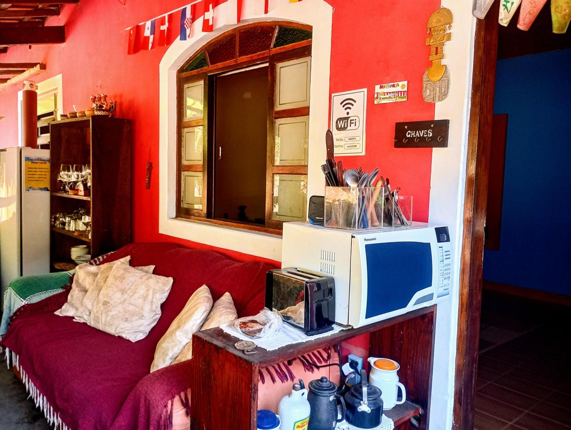 O Brejo Encantado Hospedagem E Hostel Эмбу Экстерьер фото