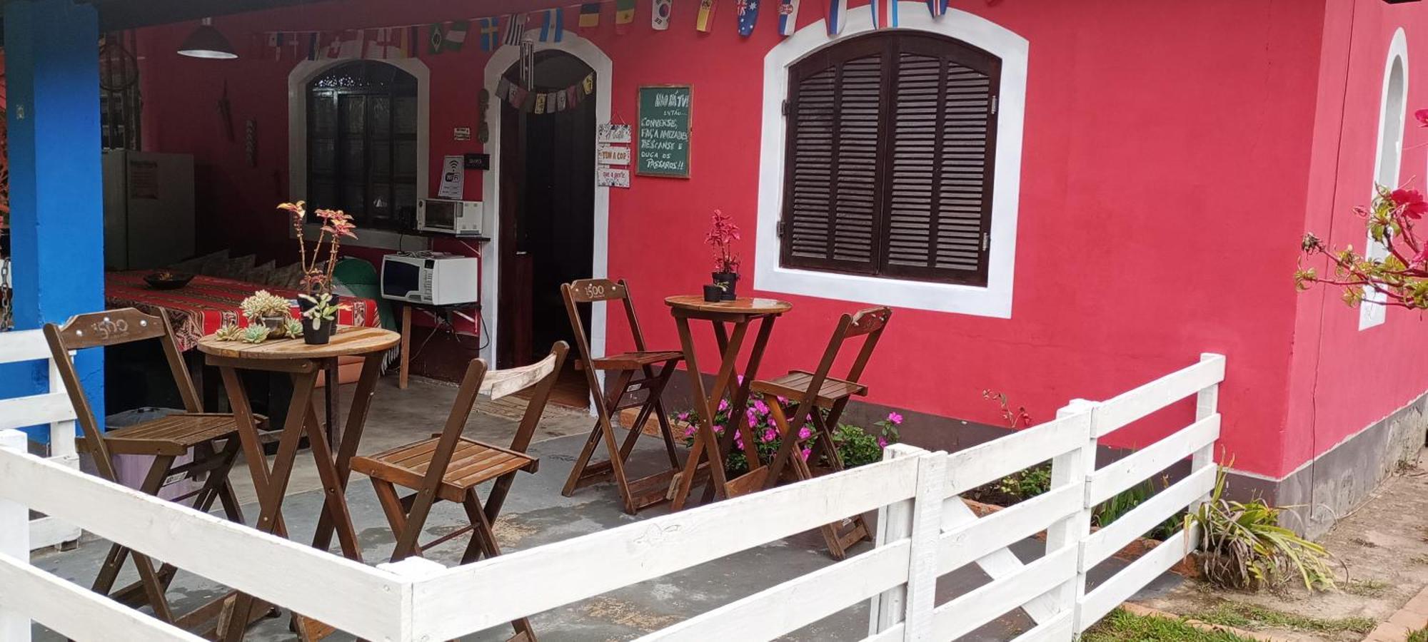 O Brejo Encantado Hospedagem E Hostel Эмбу Экстерьер фото