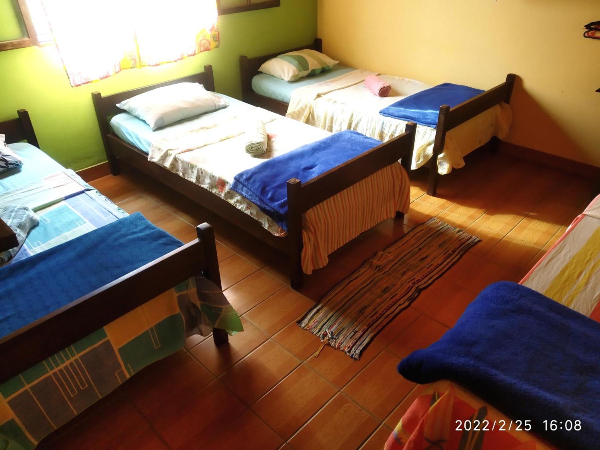 O Brejo Encantado Hospedagem E Hostel Эмбу Экстерьер фото