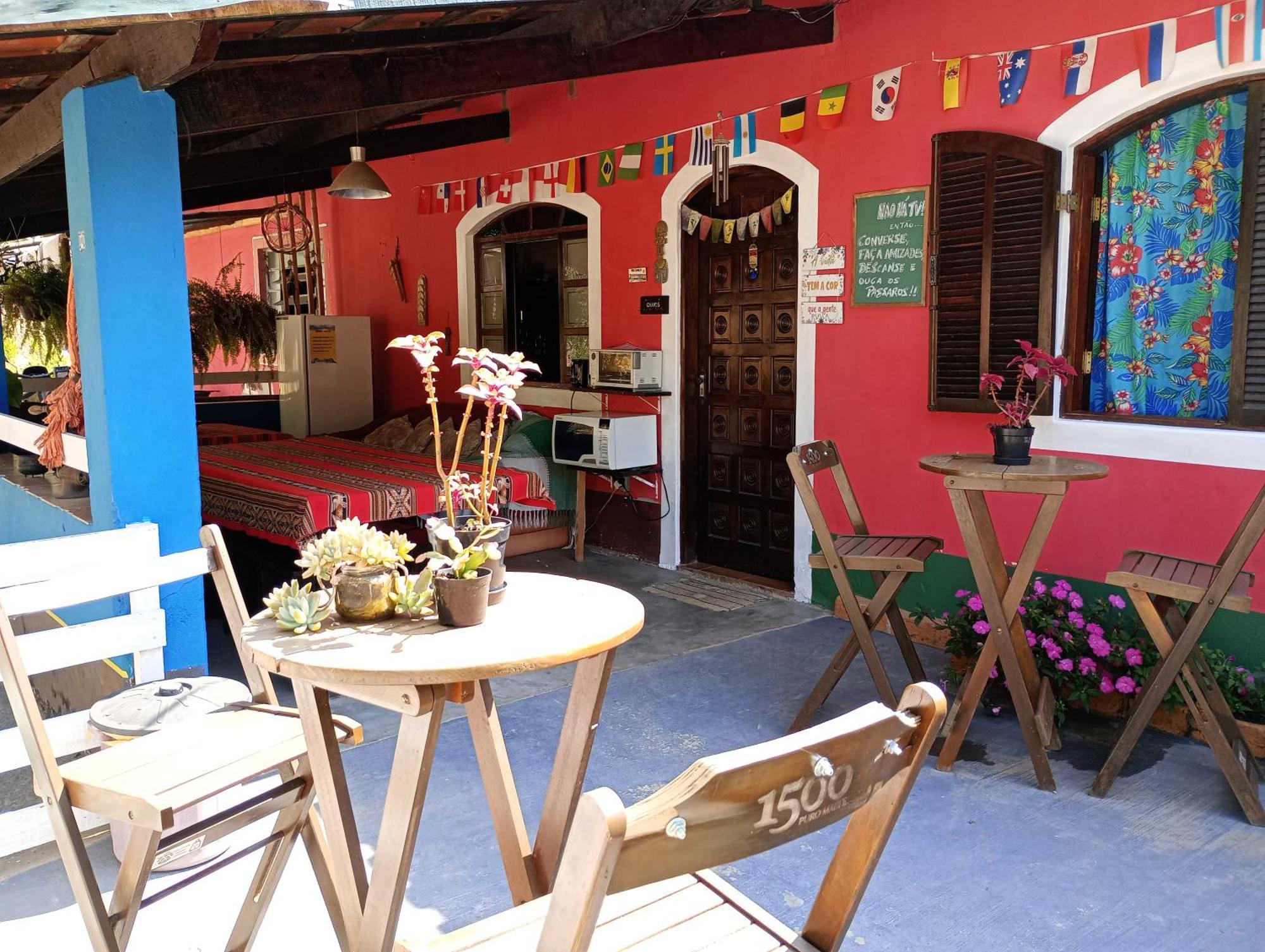 O Brejo Encantado Hospedagem E Hostel Эмбу Экстерьер фото