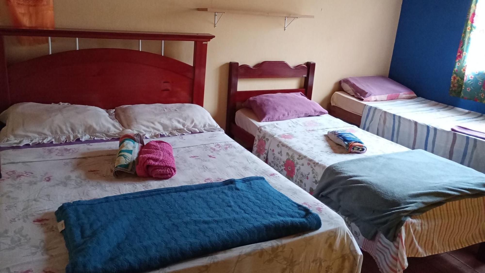 O Brejo Encantado Hospedagem E Hostel Эмбу Экстерьер фото